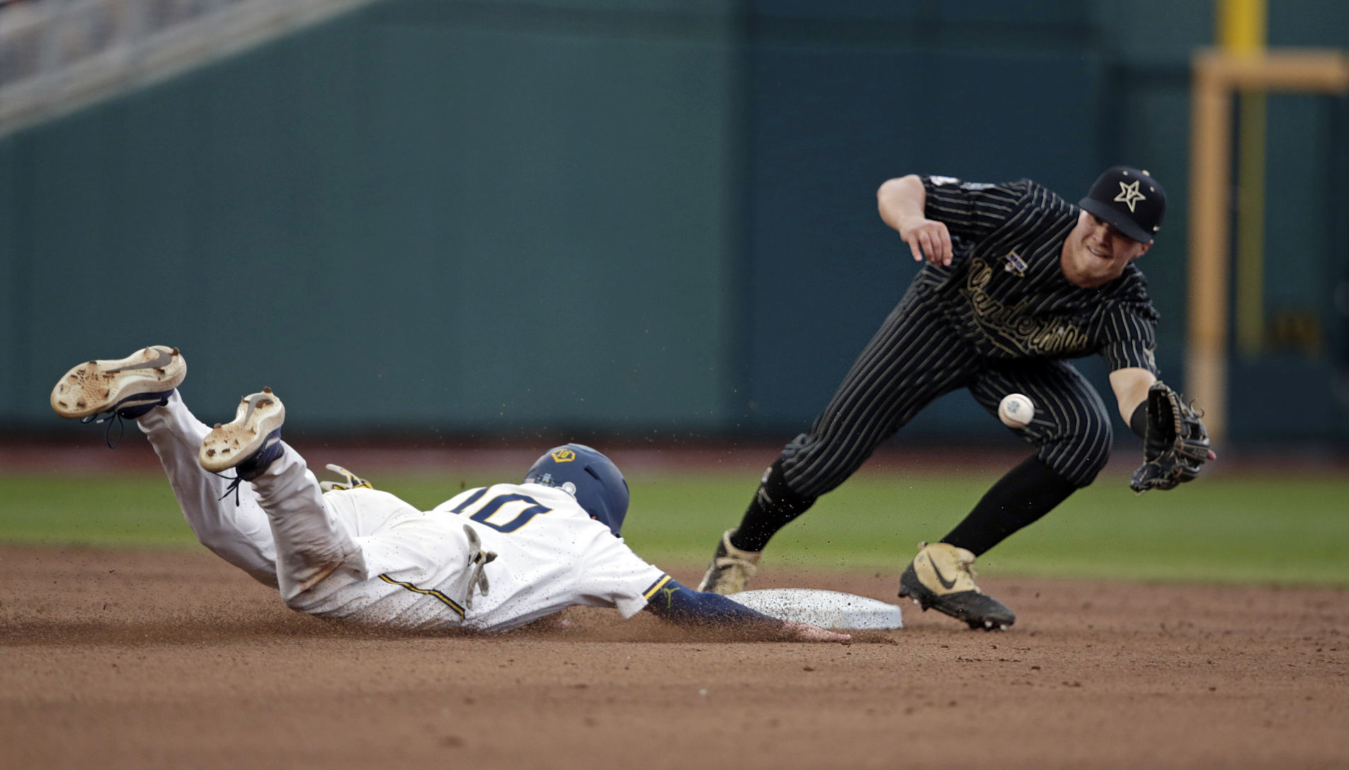 CWS Finals Baseball